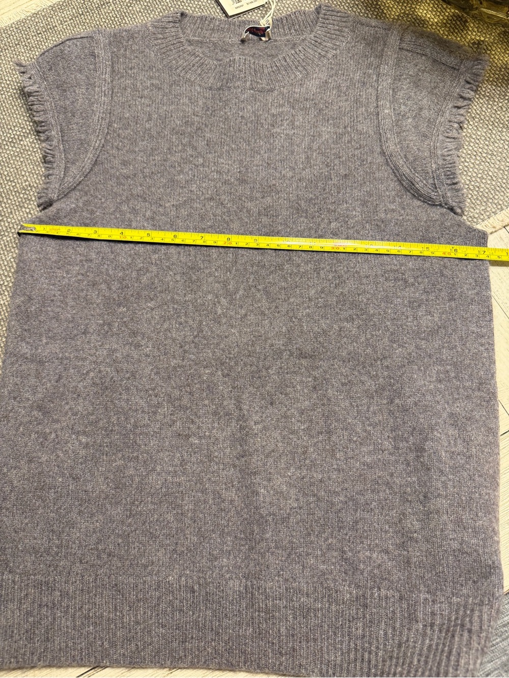 Faherty Gray Short Sleeve Fringed Knit / wool blend Tee chic - Picture 6 of 7